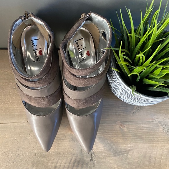 🤍3/$30 Luichiny Strappy Grey caged heels Size 6.5 - Picture 7 of 10